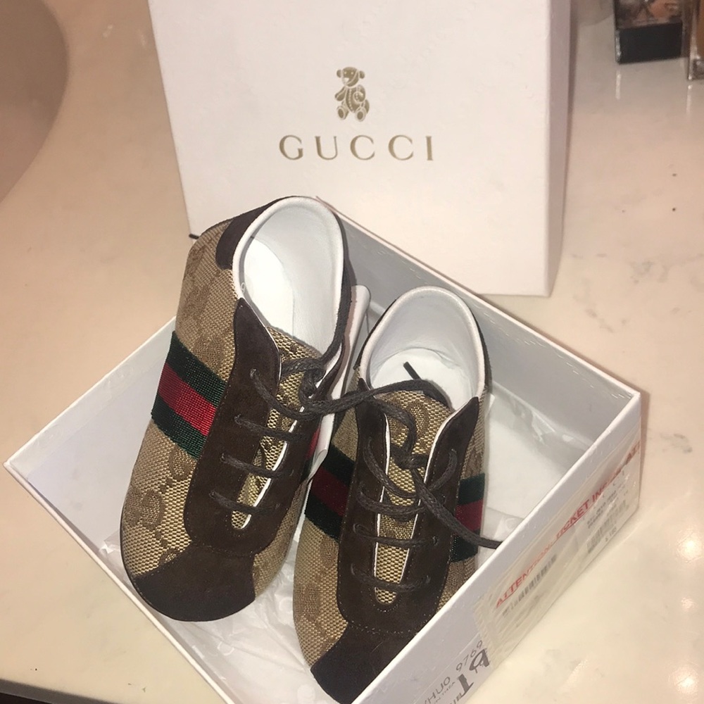 Soft bottom baby Gucci shoes